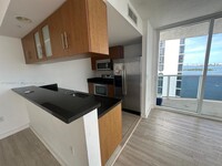 601 NE 23rd St, Unit 1603 in Miami, FL - Building Photo - Building Photo