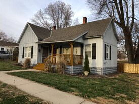 921 Main St in Belton, MO - Building Photo