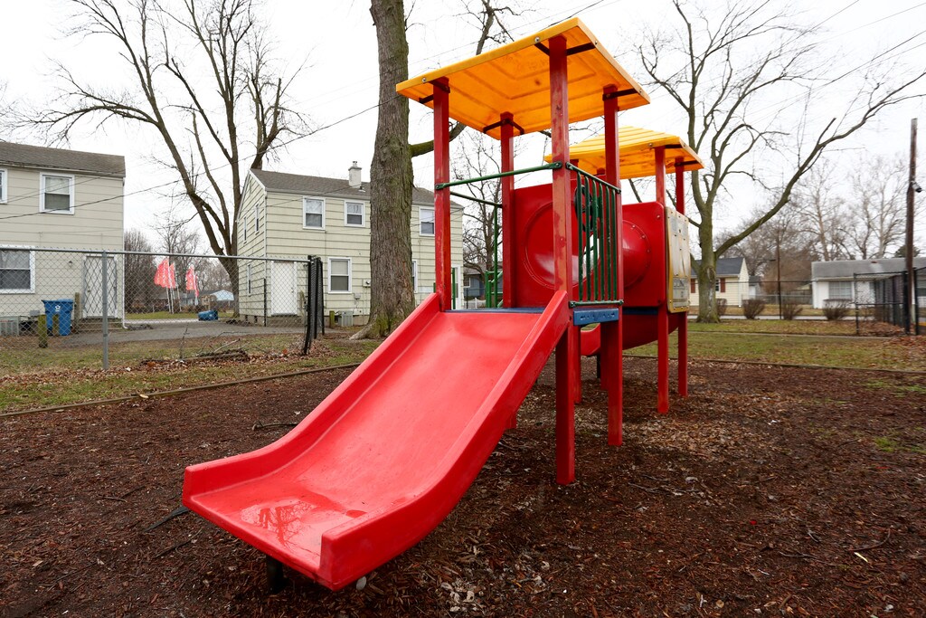 Poplar Place Springfield, IL Apartments