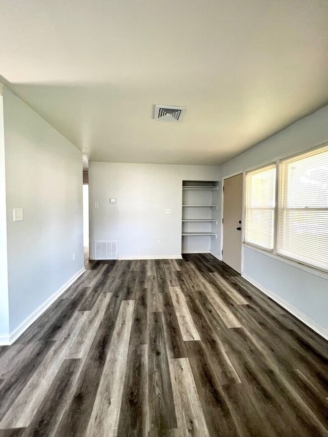 2204 Sloan St in Manhattan, KS - Building Photo - Building Photo