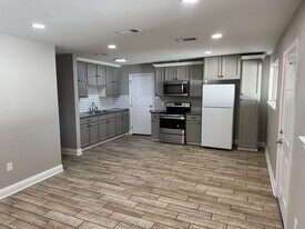 30654 Shannon Dr in Denham Springs, LA - Building Photo