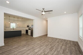 2910 Wilhurt Ave in Dallas, TX - Building Photo - Building Photo