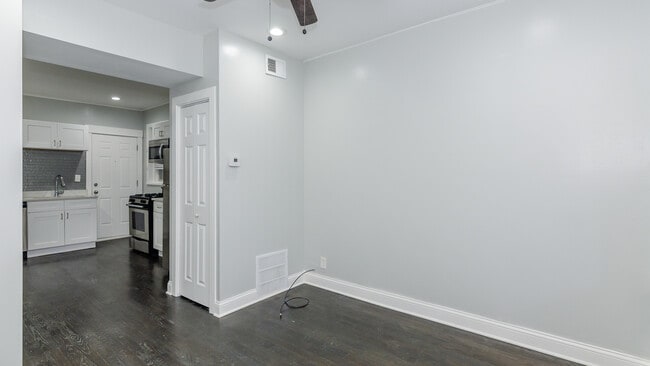 2049 W Coulter St in Chicago, IL - Building Photo - Building Photo