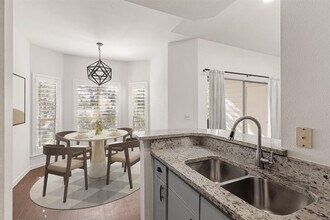 6000-16 Shepherd Mountain Cove in Austin, TX - Building Photo - Building Photo