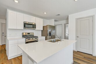 1025 Bluegill Ln in Alvin, TX - Building Photo - Building Photo