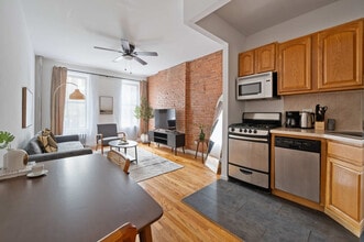 829 9th Ave in New York, NY - Building Photo - Building Photo