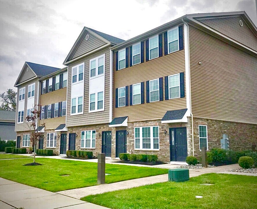 99 Steiner Ave, Unit 8 in Neptune City, NJ - Foto de edificio