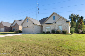 201 Laurel Springs Dr in Macon, GA - Foto de edificio - Building Photo