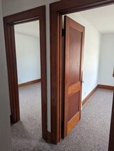 1005 9th Ave, Unit Apartment D - Lower Front in Union Grove, WI - Foto de edificio - Building Photo