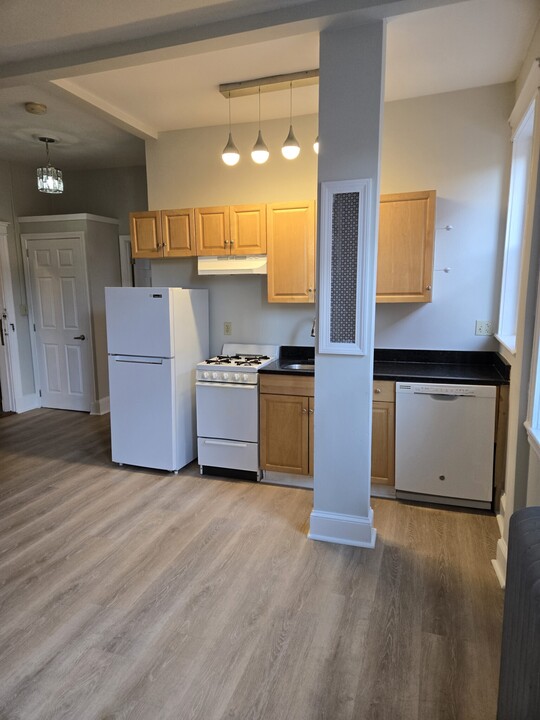 1185 Commonwealth Ave in Boston, MA - Building Photo