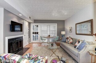 1617 Corcoran St NW, Unit A in Washington, DC - Building Photo
