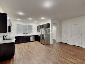 4267 Crestone Peak St in Brighton, CO - Foto de edificio - Building Photo