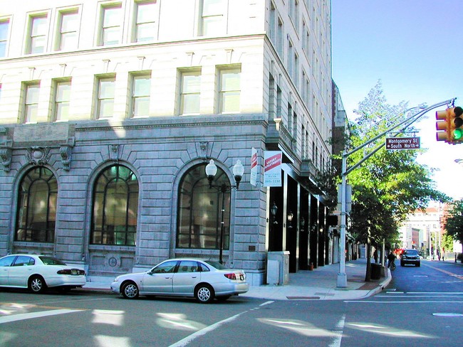 Broad Street Bank Apartments in Trenton, NJ - Foto de edificio - Building Photo