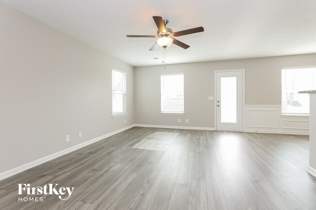 2230 Oak Dr in Murfreesboro, TN - Foto de edificio - Building Photo