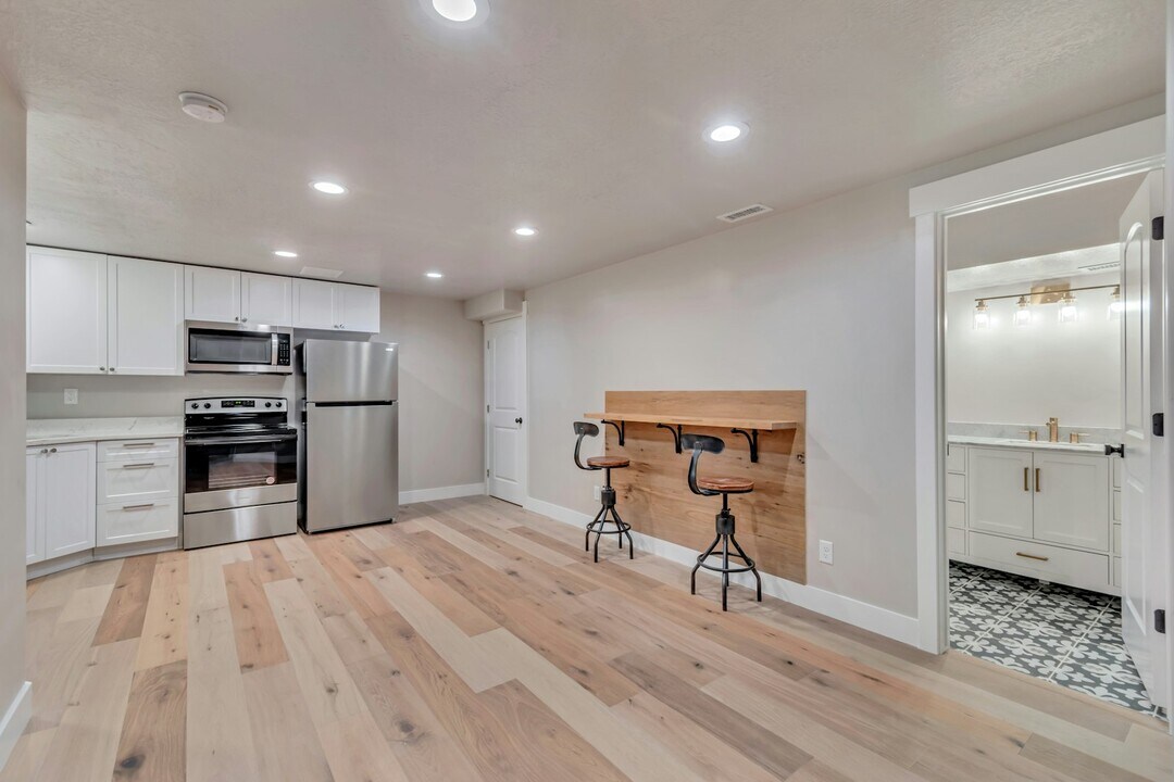 1929 N 4100 W-Unit -B in Lehi, UT - Foto de edificio
