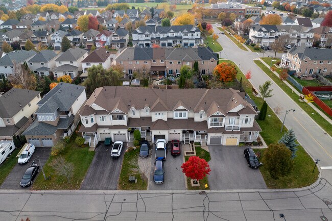 48 Tallships Dr in Whitby, ON - Building Photo - Building Photo