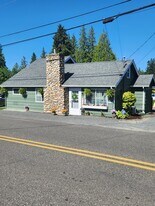 15732 E Shore Dr in Lynnwood, WA - Building Photo