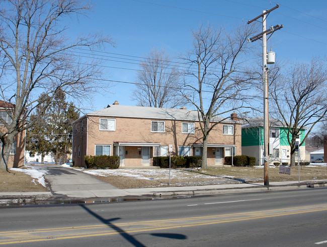 3324-3330 Sullivant Ave in Columbus, OH - Foto de edificio - Building Photo