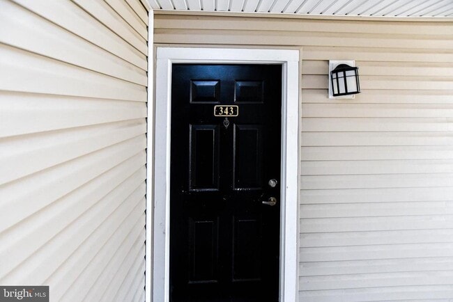 3303 Wyndham Cir in Alexandria, VA - Building Photo - Building Photo