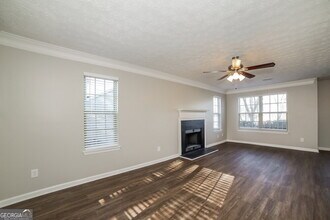7013 Grinder Dr in Austell, GA - Building Photo - Building Photo
