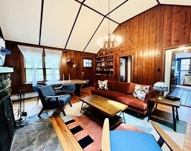 15 Locust Dr in Cold Spring, NY - Foto de edificio - Building Photo