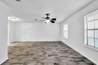 1237 Rhonda Dr in Niceville, FL - Building Photo - Building Photo