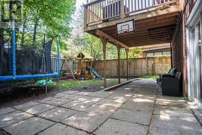 399 Lawrence Ave W