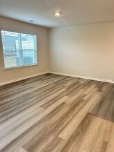 810 Embark Cir in Greer, SC - Foto de edificio - Building Photo