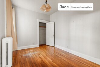 Private bedroom in 3 bed/1 bath Home in Boston, MA - Building Photo - Building Photo