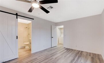 5191 Caliente St in Las Vegas, NV - Building Photo - Building Photo