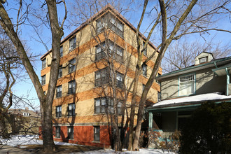 1360 W Touhy Ave in Chicago, IL - Foto de edificio - Building Photo