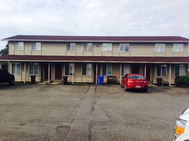 350 E Whidbey Ave in Oak Harbor, WA - Building Photo