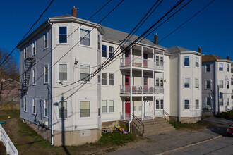 121-127 Chestnut St in Manville, RI - Building Photo - Building Photo