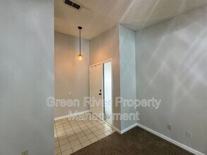 18 Navarra Ct in St. Augustine, FL - Foto de edificio - Building Photo
