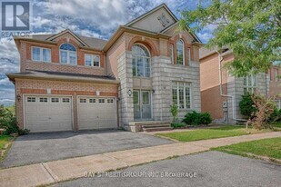 47 Gemini Crescent in Richmond Hill, ON - Building Photo