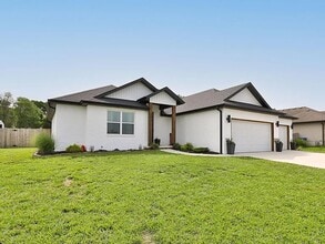 402 Coyote Pass in Ash Grove, MO - Building Photo - Building Photo