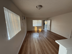 525 Jacmar Dr, Unit B in Montebello, CA - Building Photo - Building Photo