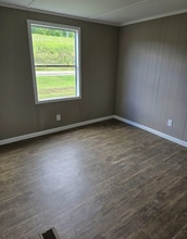 526 Hal Henard Rd in Greeneville, TN - Building Photo - Building Photo