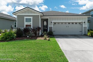 2077 Amberly Dr in Middleburg, FL - Building Photo