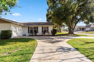 2813 20th Ave W in Bradenton, FL - Foto de edificio - Building Photo
