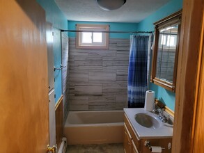 11 Trenton St, Unit Bellingham, Mass in Bellingham, MA - Building Photo - Building Photo