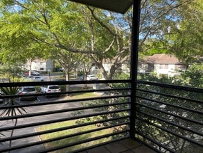 704 Gardens Dr in Pompano Beach, FL - Building Photo - Building Photo
