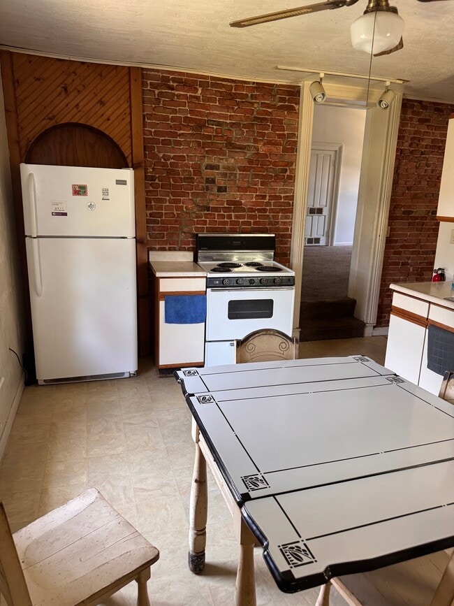 530 W 6th St, Unit 3