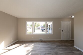 2202 Main St in Beech Grove, IN - Building Photo - Building Photo
