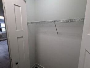 456 W Barry Ave, Unit 445-308 in Chicago, IL - Building Photo - Building Photo