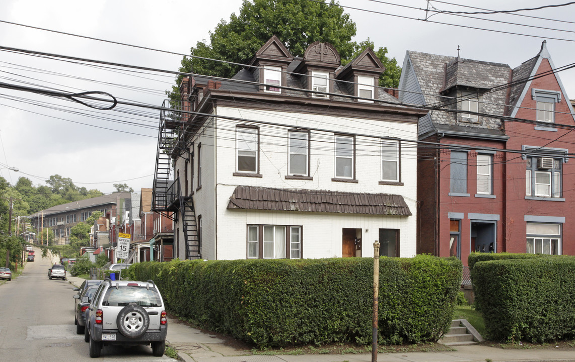 521 N Negley Ave in Pittsburgh, PA - Foto de edificio