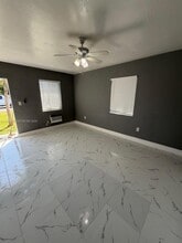 16200 NE 19th Pl in North Miami Beach, FL - Building Photo - Building Photo