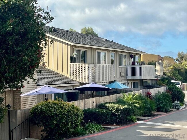 property at 812 Regal Rd