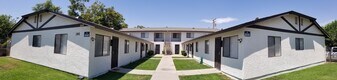 118 Perou St, Unit 112 in Perris, CA - Building Photo