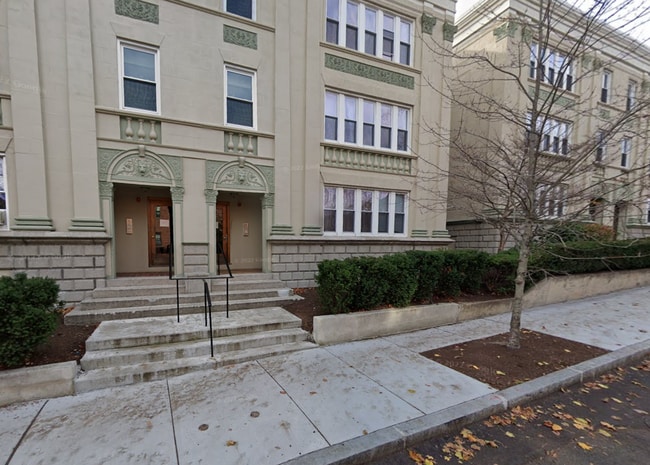 72 Egmont St, Unit 1